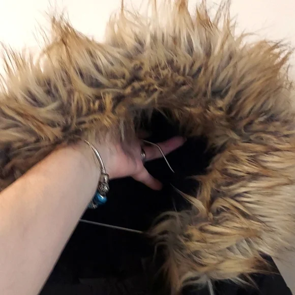 Torrid EUC size 3 Black Winter Coat with faux fur trim. Pristine. No matting. - Picture 4 of 6